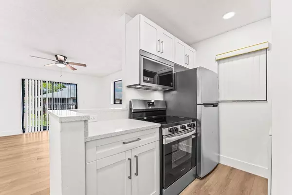 Deerfield Beach, FL 33441,522 Trace CIR 209