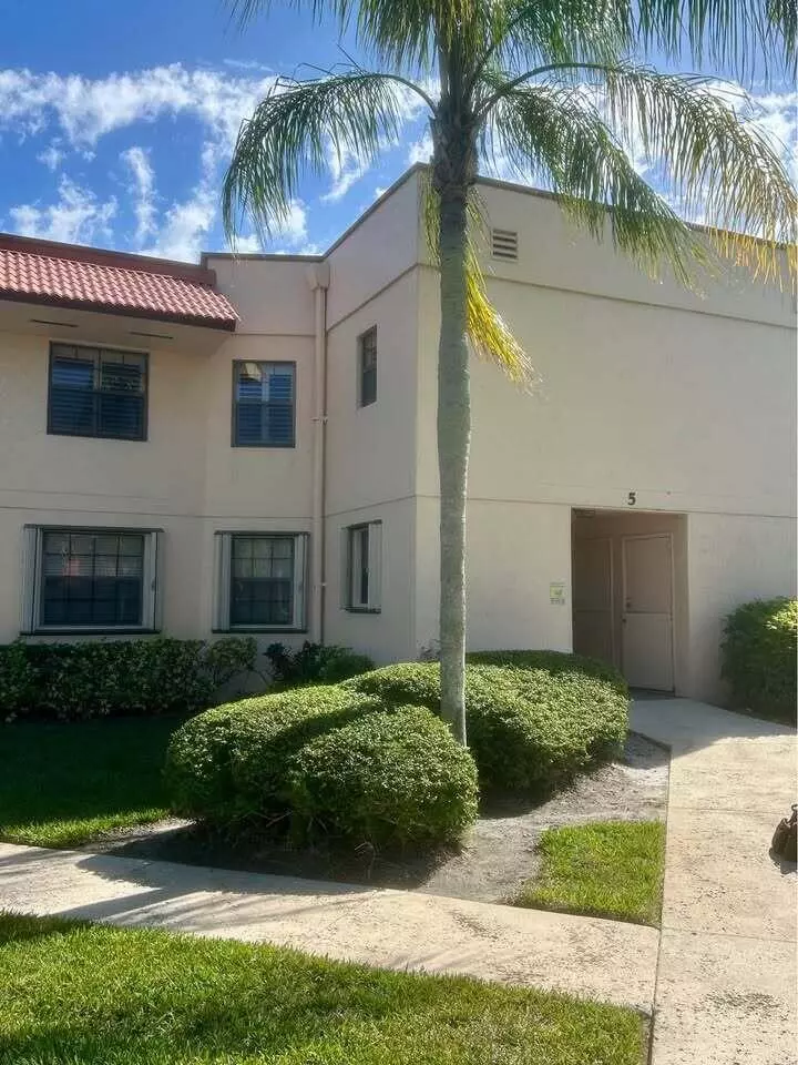 Jensen Beach, FL 34957,2041 NE Collins CIR 5-80