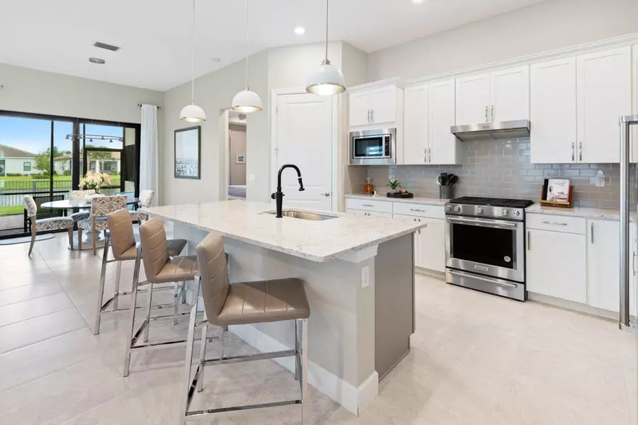 579 SE Villandry WAY, Port Saint Lucie, FL 34984