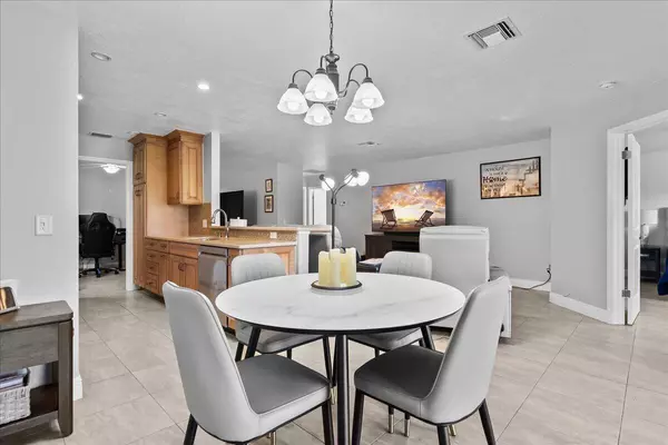 Greenacres, FL 33413,400 Crosswinds DR B1