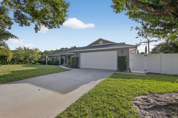 Jensen Beach, FL 34957,2530 NE Pinecrest Lakes BLVD
