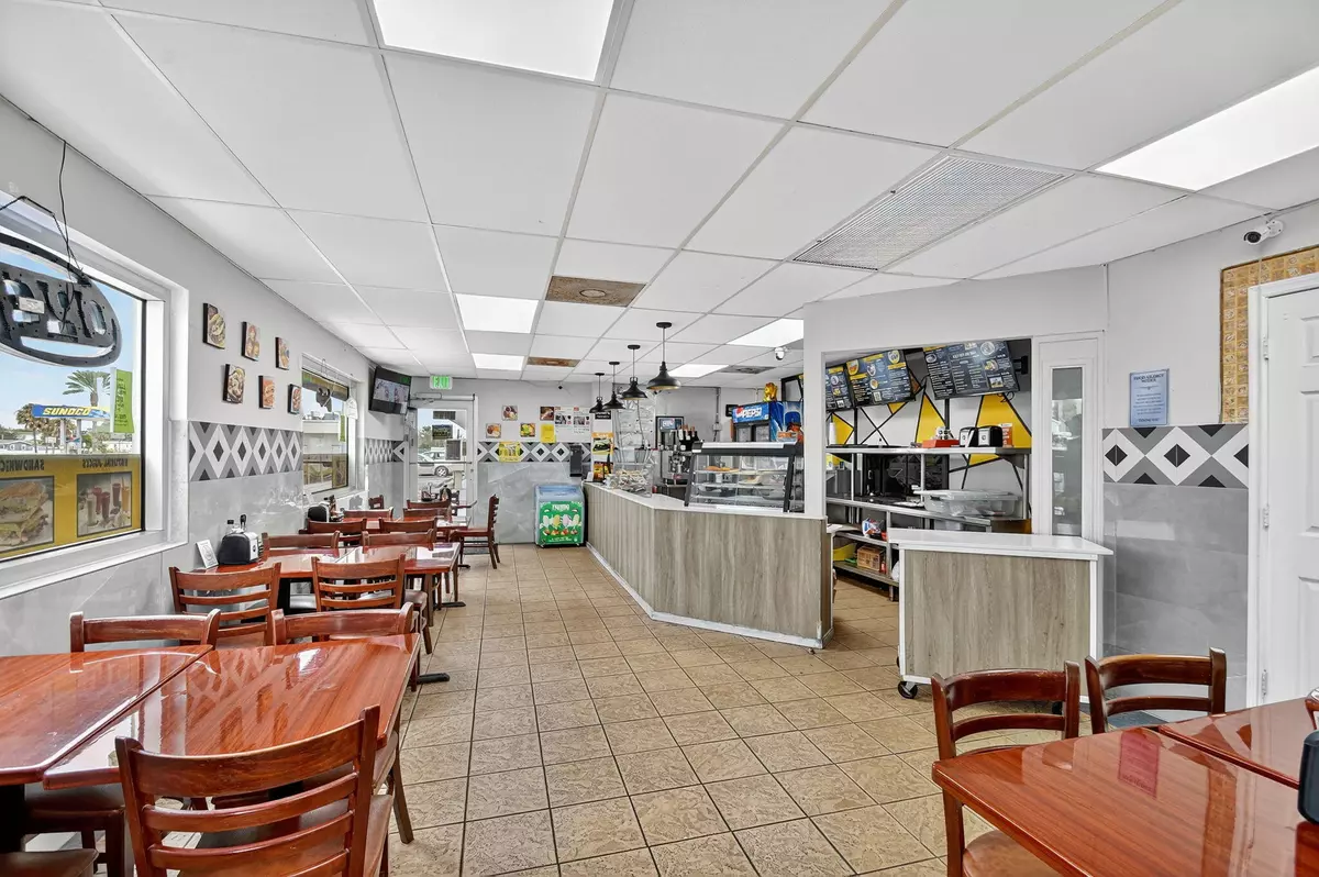 Riviera Beach, FL 33404,1541 W Blue Heron BLVD