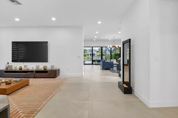 Boca Raton, FL 33496,8573 Apple Falls LN