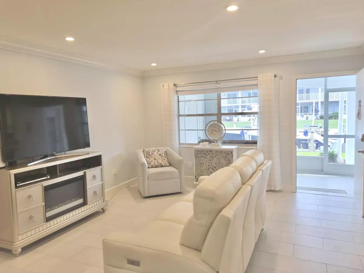 North Palm Beach, FL 33408,110b Shore CT 112