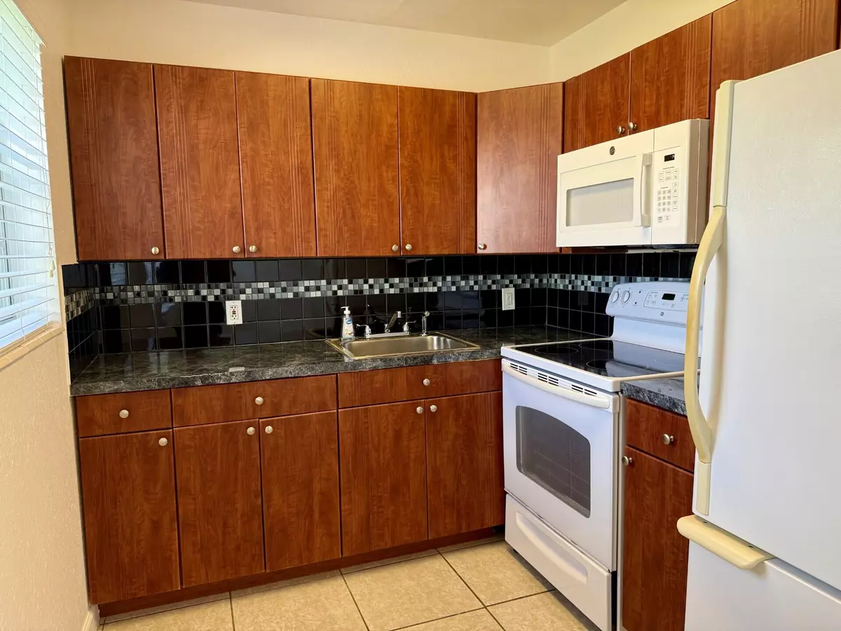 West Palm Beach, FL 33417,28 Easthampton B