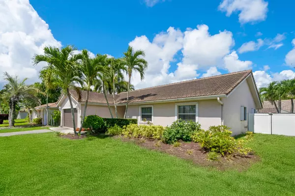 Boca Raton, FL 33487,7661 W Country Club BLVD