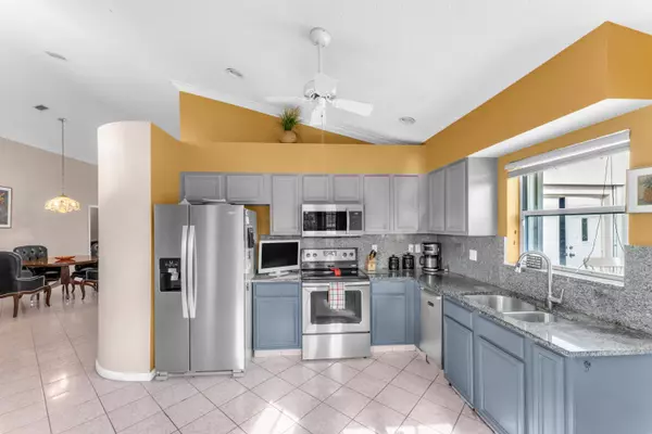 Royal Palm Beach, FL 33411,115 E Saratoga BLVD