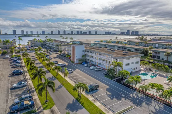 North Palm Beach, FL 33408,112 Doolen CT 302