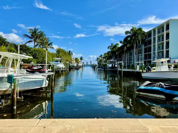 North Palm Beach, FL 33408,400 Corsair DR