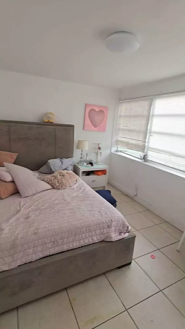 North Miami Beach, FL 33162,1300 NE 182nd ST