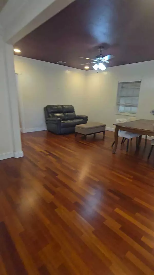 North Miami Beach, FL 33162,1435 NE 182nd ST