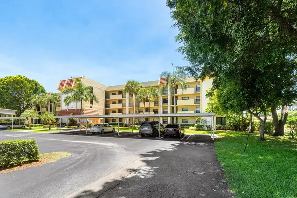 23395 Carolwood LN 207, Boca Raton, FL 33428