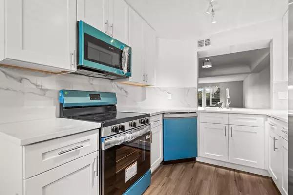 Boca Raton, FL 33428,23395 Carolwood LN 207