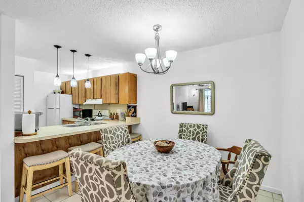 3402 Gardens East DR 14a, Palm Beach Gardens, FL 33410