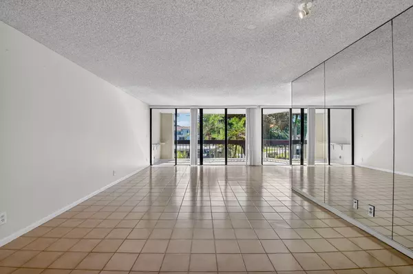 West Palm Beach, FL 33401,2000 Presidential WAY 206