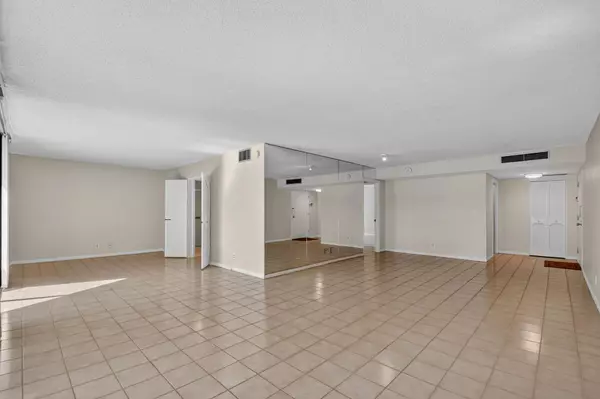 West Palm Beach, FL 33401,2000 Presidential WAY 206