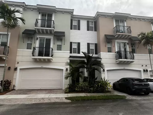 565 NW 35th LN, Boca Raton, FL 33431