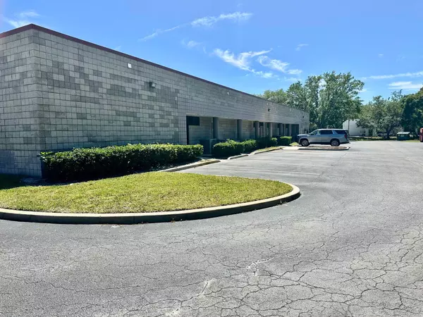 Fort Pierce, FL 34951,5055 Turnpike Feeder RD