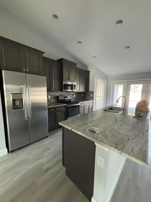 Port Saint Lucie, FL 34952,2501 SE Mariposa AVE