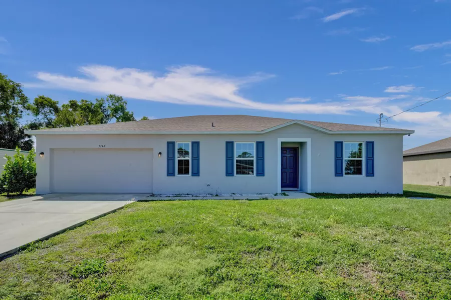 1744 SE North Blackwell DR, Port Saint Lucie, FL 34952
