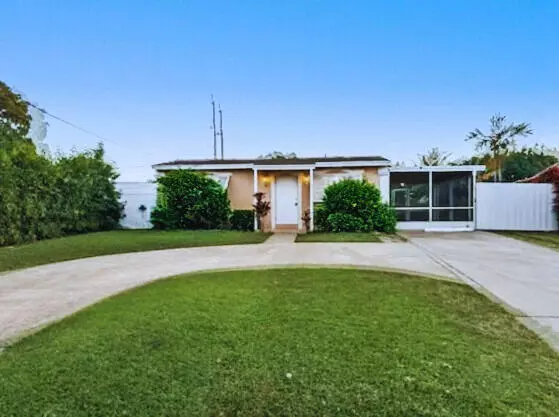 130 S E Atlantic DR, Boynton Beach, FL 33435