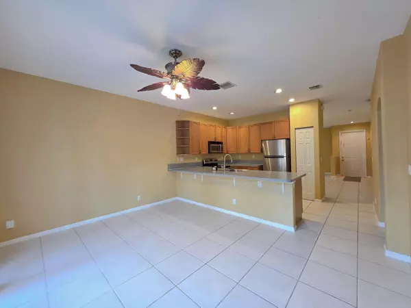 West Palm Beach, FL 33409,4434 Lake Lucerne CIR