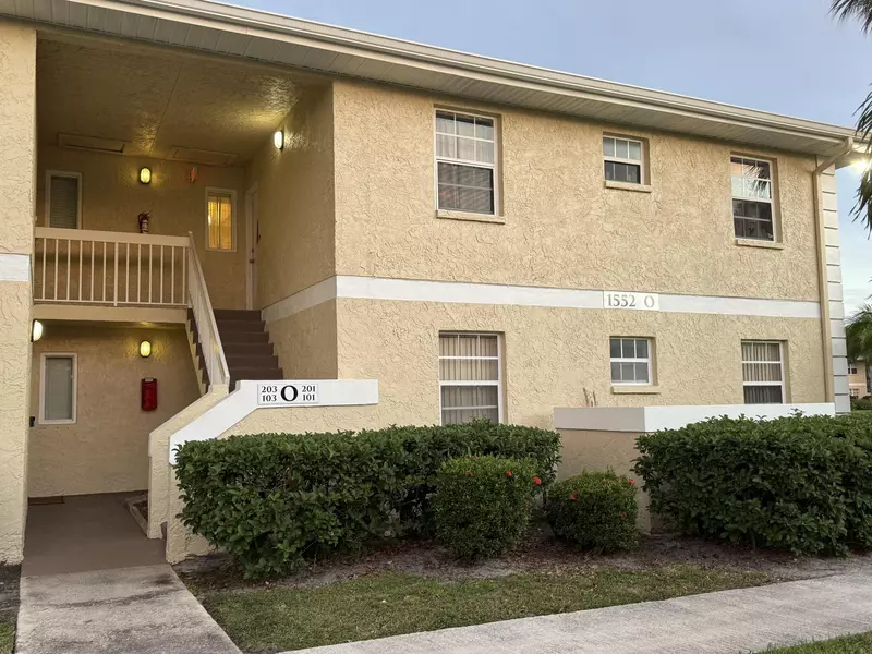 1552 SE Royal Green CIR 201, Port Saint Lucie, FL 34952