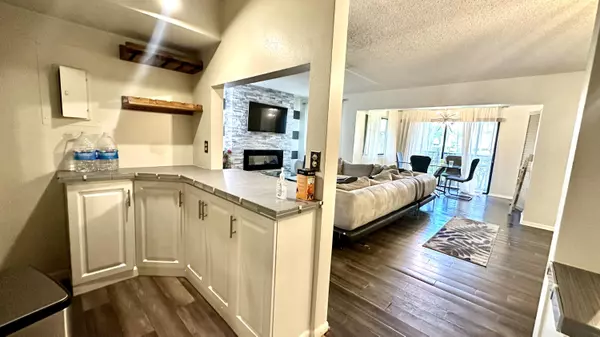 Greenacres, FL 33415,533 Shady Pine WAY B1