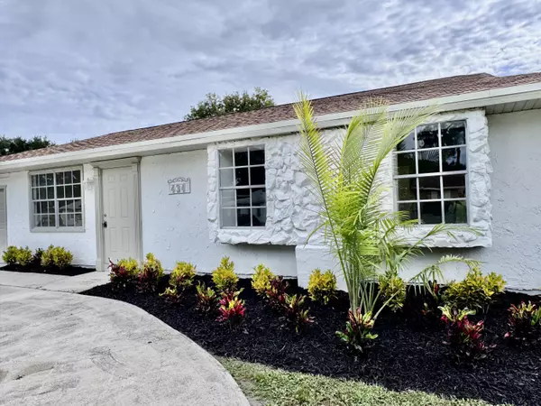 Port Saint Lucie, FL 34983,434 NE Electra AVE