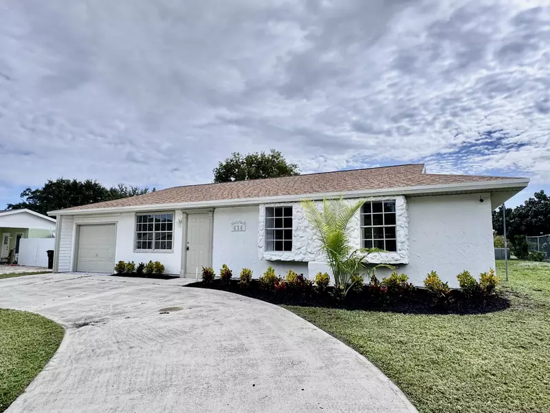 434 NE Electra AVE, Port Saint Lucie, FL 34983