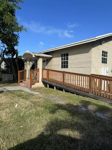 623 SW 10th ST, Delray Beach, FL 33444