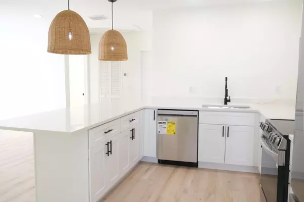 West Palm Beach, FL 33405,816 Tuscaloosa ST