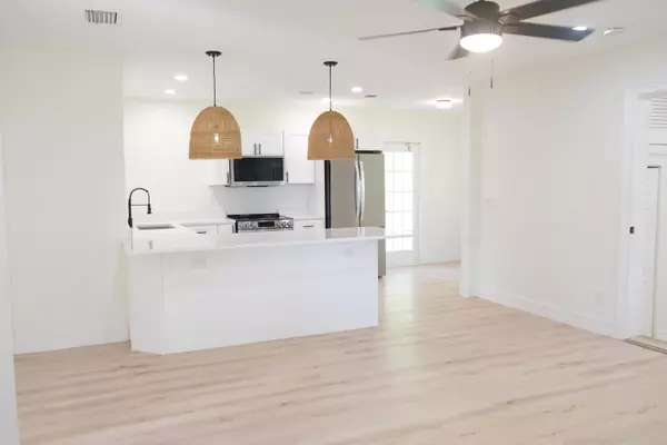 West Palm Beach, FL 33405,816 Tuscaloosa ST