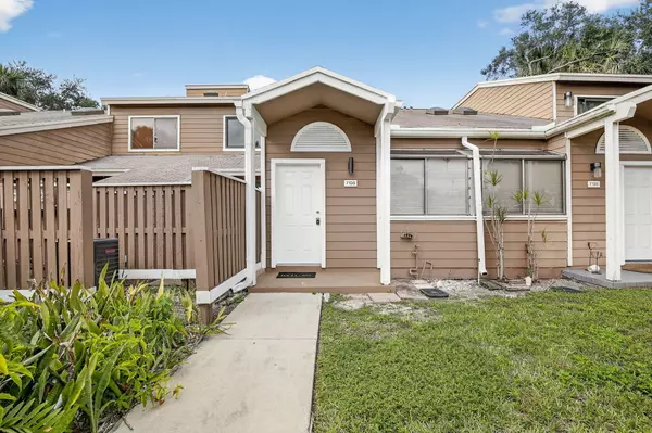 7135 Sportsmans DR, North Lauderdale, FL 33068