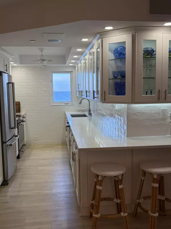 Highland Beach, FL 33487,3221 S Ocean BLVD 309