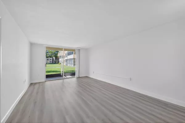 Tamarac, FL 33321,9090 Lime Bay BLVD 102