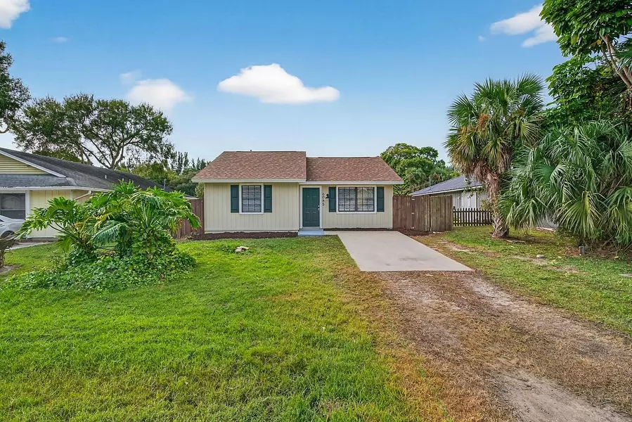 6085 7th ST, Vero Beach, FL 32968
