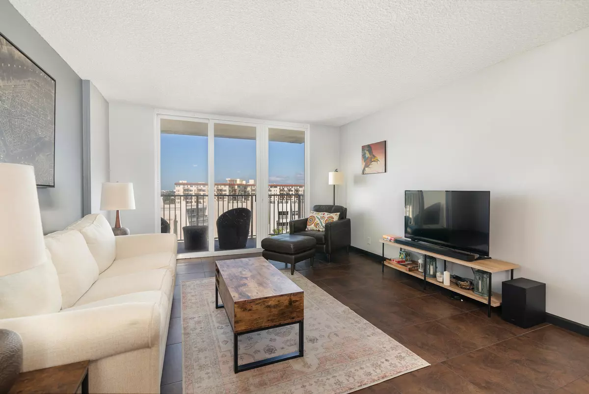 South Palm Beach, FL 33480,3540 S Ocean BLVD 915