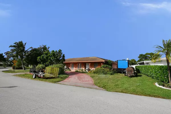 Delray Beach, FL 33445,712 E Boulevard Chatelaine