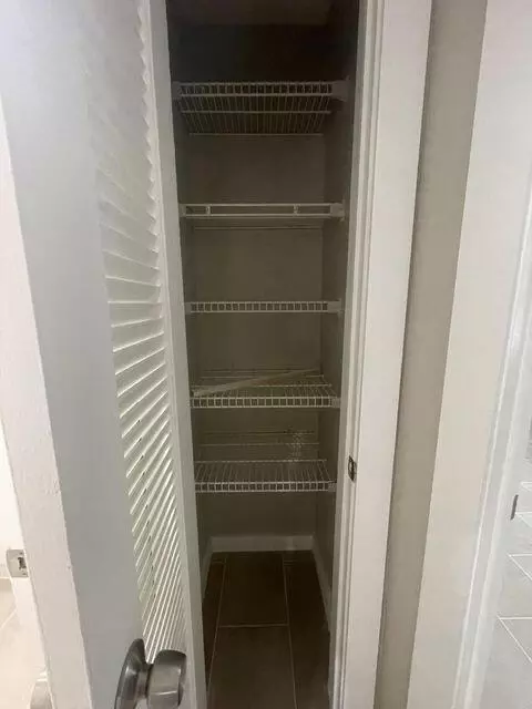 West Palm Beach, FL 33401,1638 Embassy DR 102