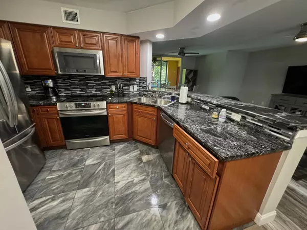 Hypoluxo, FL 33462,300 Scotia DR 202