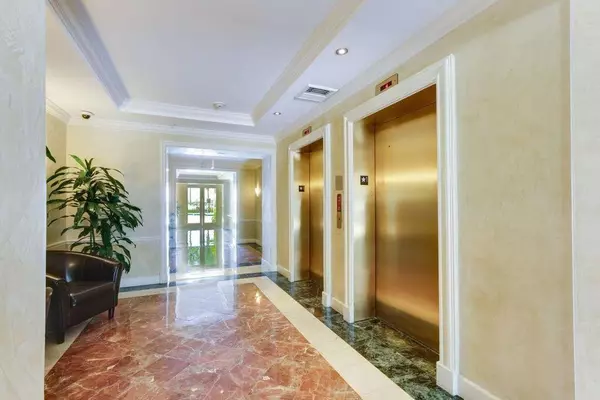 Lantana, FL 33462,806 E Windward WAY 401