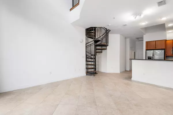 West Palm Beach, FL 33401,801 S Olive AVE 420