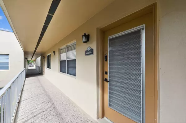 Delray Beach, FL 33484,414 Capri I