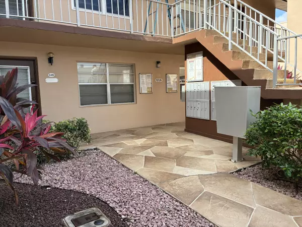 Delray Beach, FL 33484,489 Burgundy K