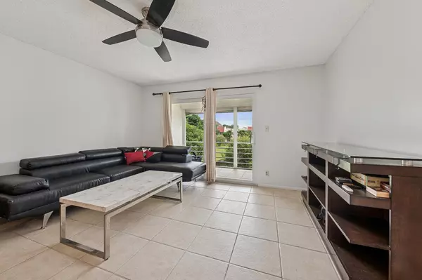 Delray Beach, FL 33445,2700 Fiore WAY 211