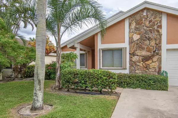 Boca Raton, FL 33433,7566 Martinique BLVD