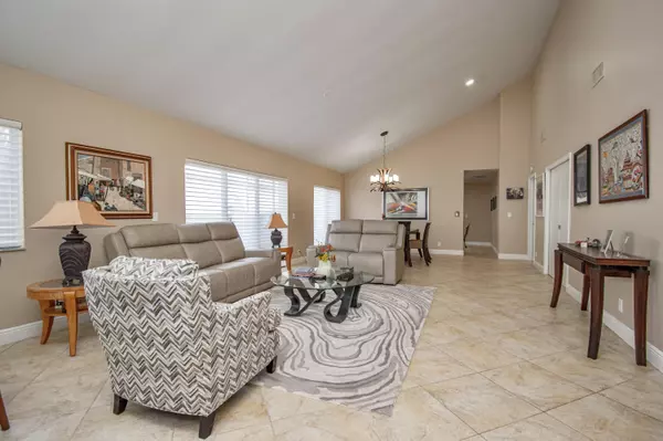 Boca Raton, FL 33433,7566 Martinique BLVD