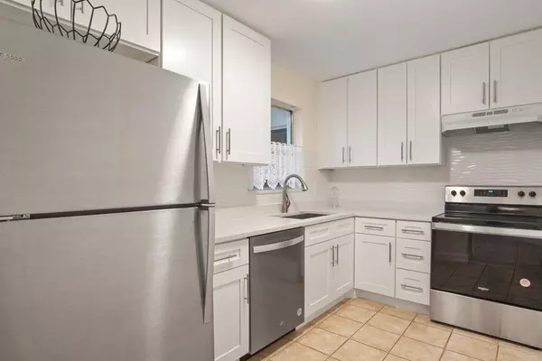 West Palm Beach, FL 33411,223 Lake Frances DR