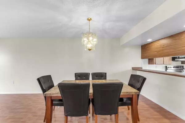 West Palm Beach, FL 33401,3540 Whitehall DR 203